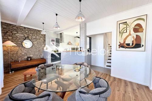 Spacious contemporary duplex - Harbour view