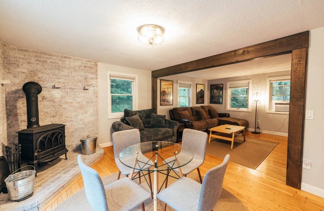 Spacious Country Home Freeport, Only 5 min to LL Bean!