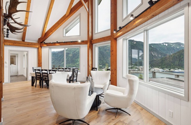 Todo el año: espaciosa casa personalizada con vistas extraordinarias y bañera de hidromasaje