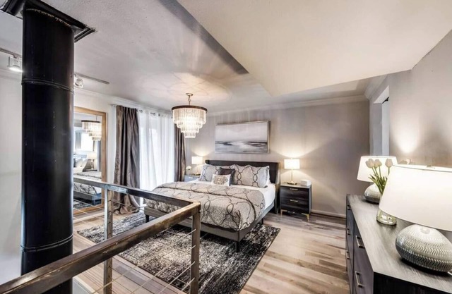 Casual comfort 2-story loft with fireplace