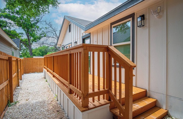 Spacious Delightful 4 BR/ 3 BA Close to Downtown