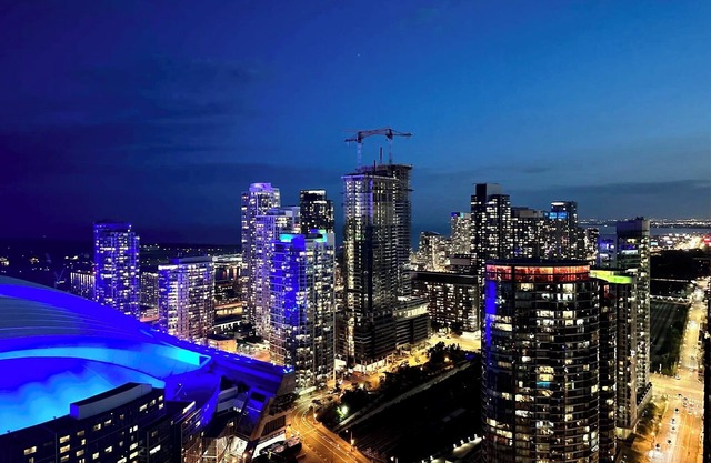 Spacious Designer Suites in DownTown