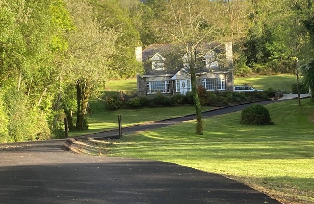 Spacious Detached 4-bedroom house in Kenmare set on its own grounds of 2 acres