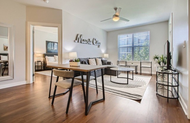 Spacious Downtown/Gulch Condo - 2bed/2bath