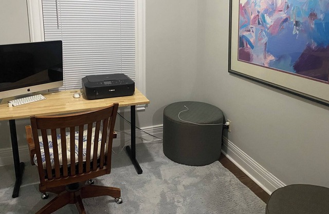 Spacious Downtown Home min away from Golf Course Edit
