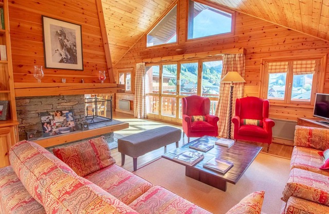 Spacious Duplex in Centre with Balcony and Wi-Fi