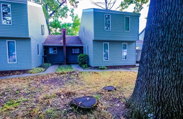 Spacious duplex, located in plain township, peaceful walk your dog atmosphere.
