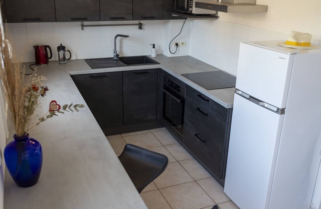 Spacious duplex with south-facing terrace.