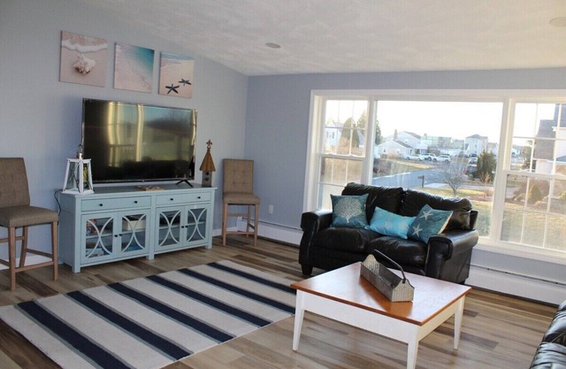 Renovado de arriba a abajo Scarborough Beach House en Eastward Look Neighborhood!