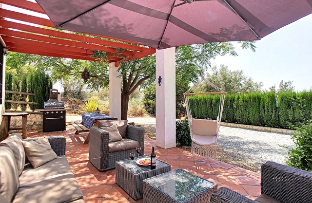 Spacious holiday home, adjacent to a nature park, with shared swimming pool.