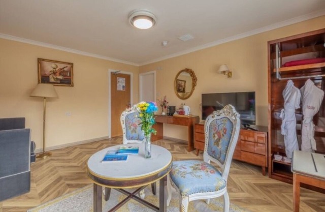 Spacious Escape with Mountain Views & Easy Access to Outdoor Fun