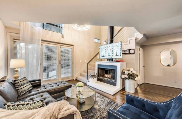 Spacious executive loft with premium finishes, dining area, and work-friendly layout.