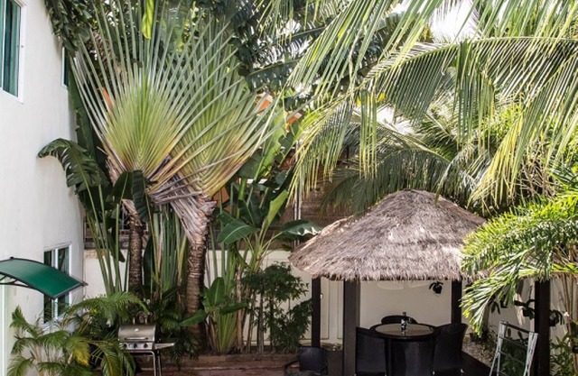 Familia Amplia Villa de 4 dormitorios con piscina privada, jardín y vistas al mar