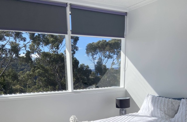 Spacious Family Home Minutes From Beach & Shopping