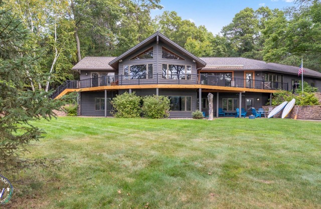 Spacious Family Cabin with Private Swimming Area