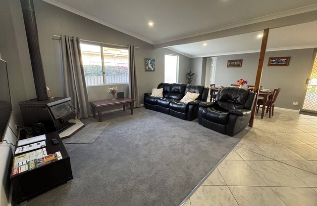 Spacious Family/Corporate Getaway in the Heart of Merredin - House on French