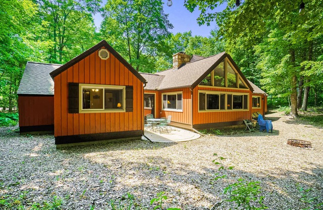 Spacious, Family-Friendly Home w/ Free WiFi, Central A/C, Washer/Dryer, Firepit