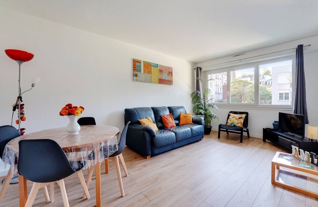 Spacious apartment & Parking supp