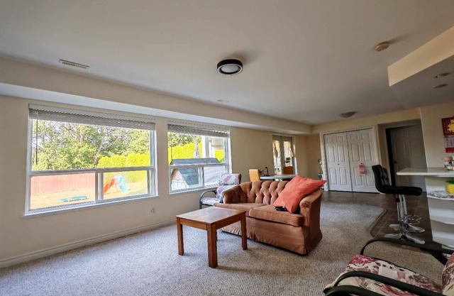 Spacious Family-Friendly Suite Near Cultus Lake with Private Entrance & Patio