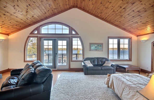 Hermosa, divertida y espaciosa cabaña en el lago Muskoka