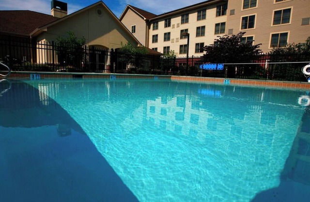 Spacious Family-Friendly Stay with Full-Size Kitchen & BBQ Area + Free Parking