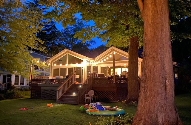Spacious, Family-Friendly Cottage with Stunning Channel View in Paw Paw Lake