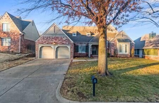 Spacious Family-Friendly Home in South Tulsa