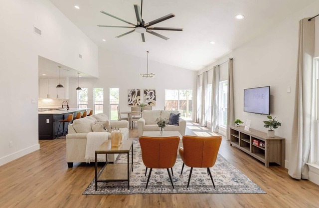 Spacious family/group stay near downtown