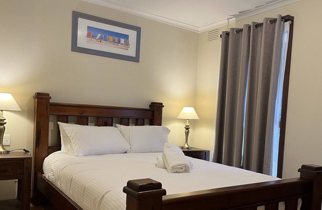 Spacious Family home for 12 guests in prime location Melbourne eastern suburbs