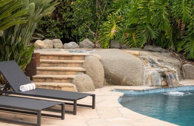 Spacious Family Home Sleeps 12, Pool/Hot tub, Serene getaway at Casa de Adobe