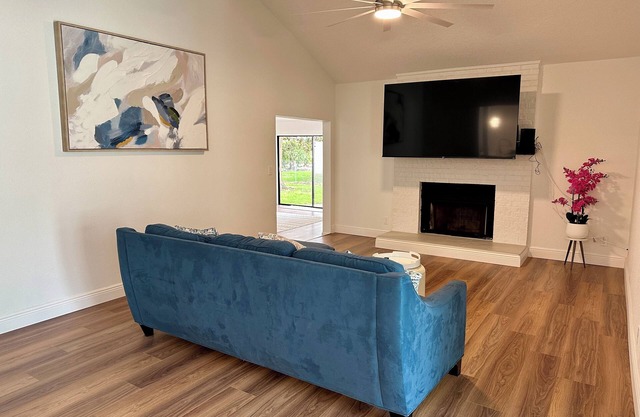 4BR Family Retreat in Longwood, Quiet & Comfortable + BBQ Grill!