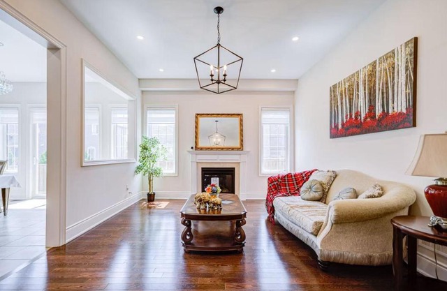 Spacious Family Retreat with Free Parking