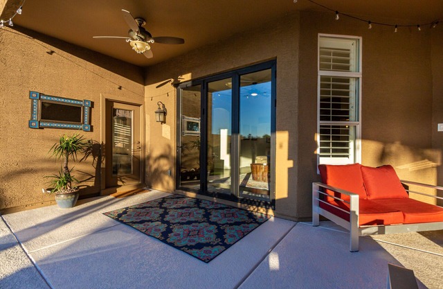 SUMMER SALE! Perfect August Staycation. Come stay, play and relax