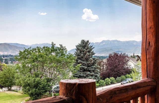 Spacious Family Vacay w/ views+Hot Tub=Core Memory