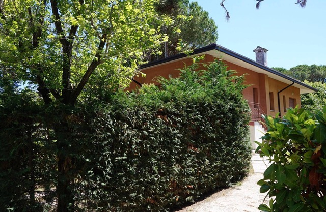 Spacious first floor apartment with private garden