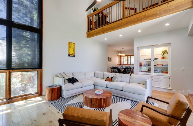 Spacious Flagstaff Cabin w/ Hot Tub & Fire Pit!
