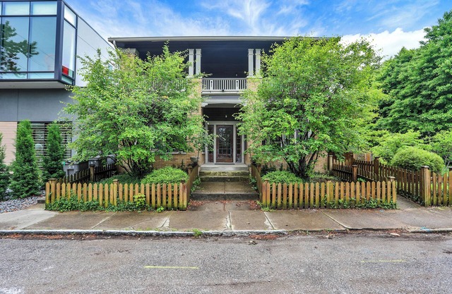 Spacious Flat Near Bottleworks.