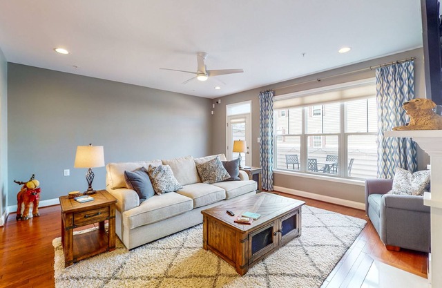 Spacious Four-Level Home - Office - Dog-Friendly