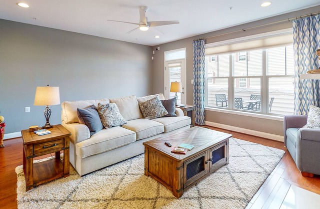 Spacious four-level home - office - dog-friendly