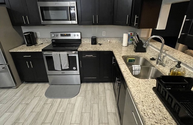 Spacious Friendly Family Home 25 Mins to Disney
