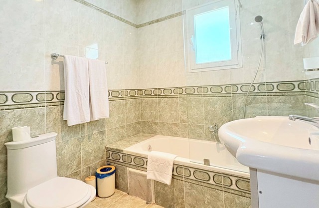 Spacious & fully equipped S+2 - Tunis Lac 2