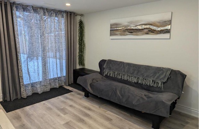 Spacious Fully Furnished Private Apartment with Ravine view!, North York!