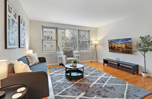 Spacious & Fully Furnished 3-Bedroom Apartment