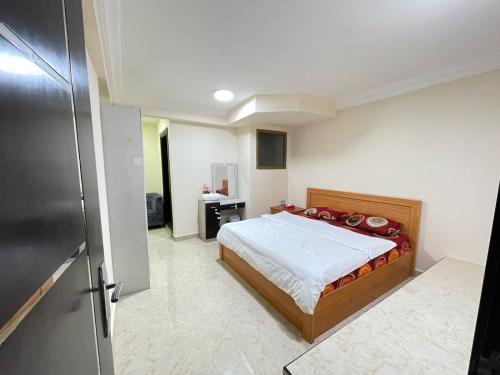 Spacious Fully Furnished Room