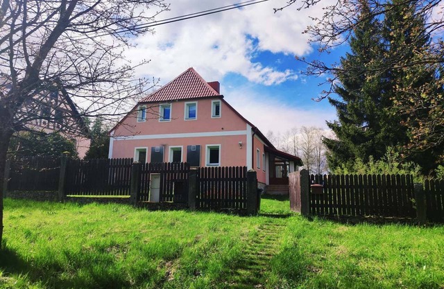 Spacious garden Cottage Prameny