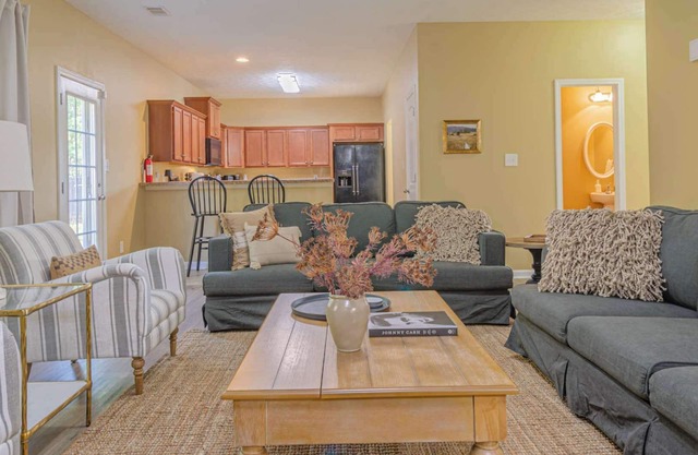 Spacious Gem Near Fort Moore|4br|2bt|Bbq