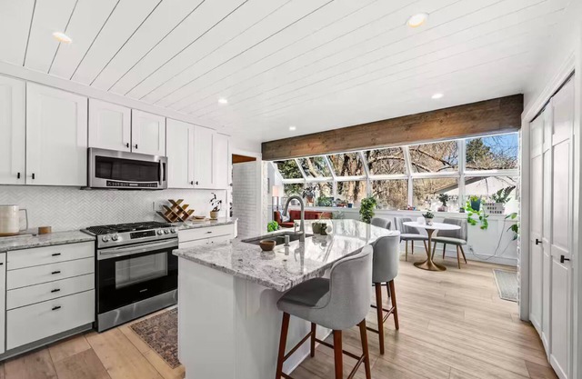 Spacious gem near the canyons.
