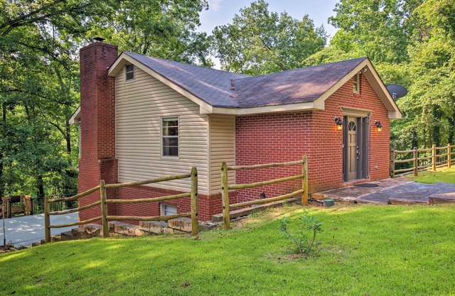 ¡NUEVO! Casa grande de Gainesville con muelle en el lago Lanier