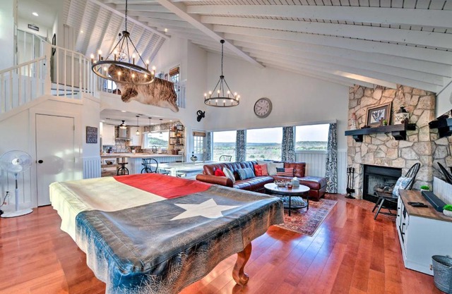 Spacious Getaway about 12 Acres, Views, and Hot Tub!
