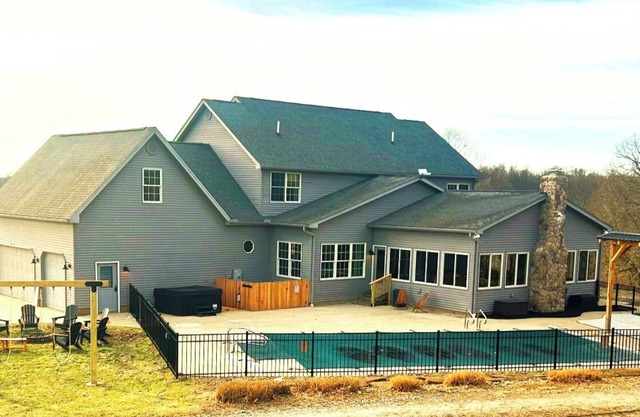 Spacious Getaway for 22 w/ Pool, Hot Tub & Huge Game Room – Perfect for Groups!